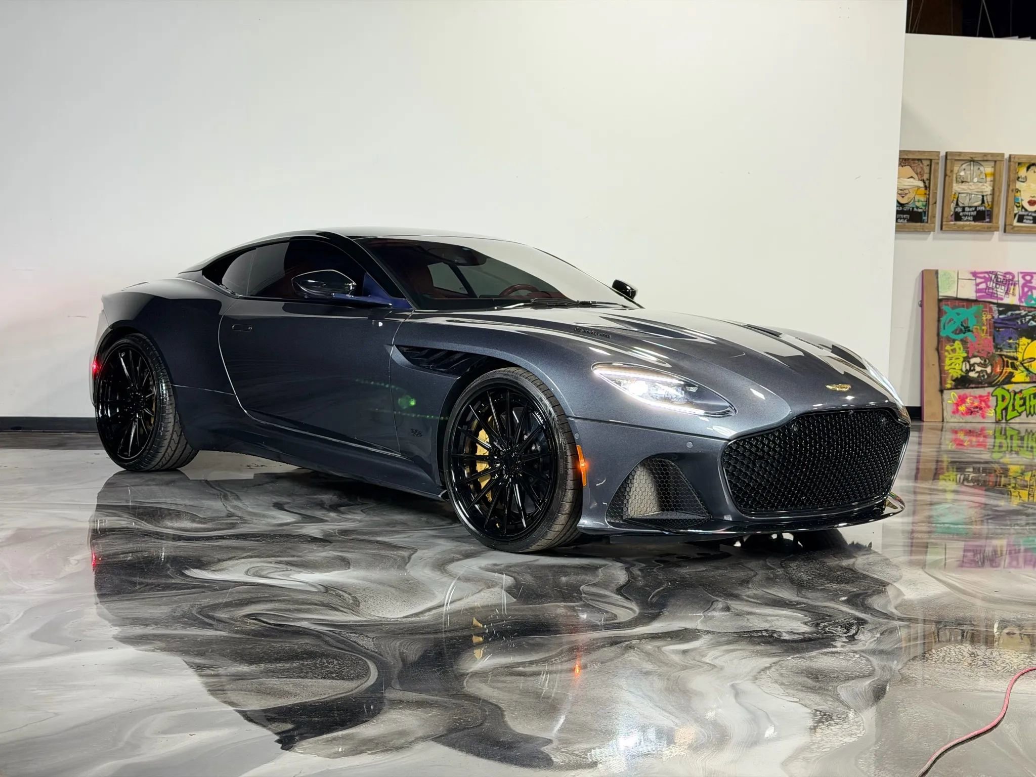 Used 2019 Aston Martin DBS Superleggera image 11