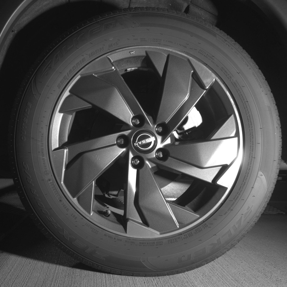 Used 2025 Nissan Rogue SV FWD image 14