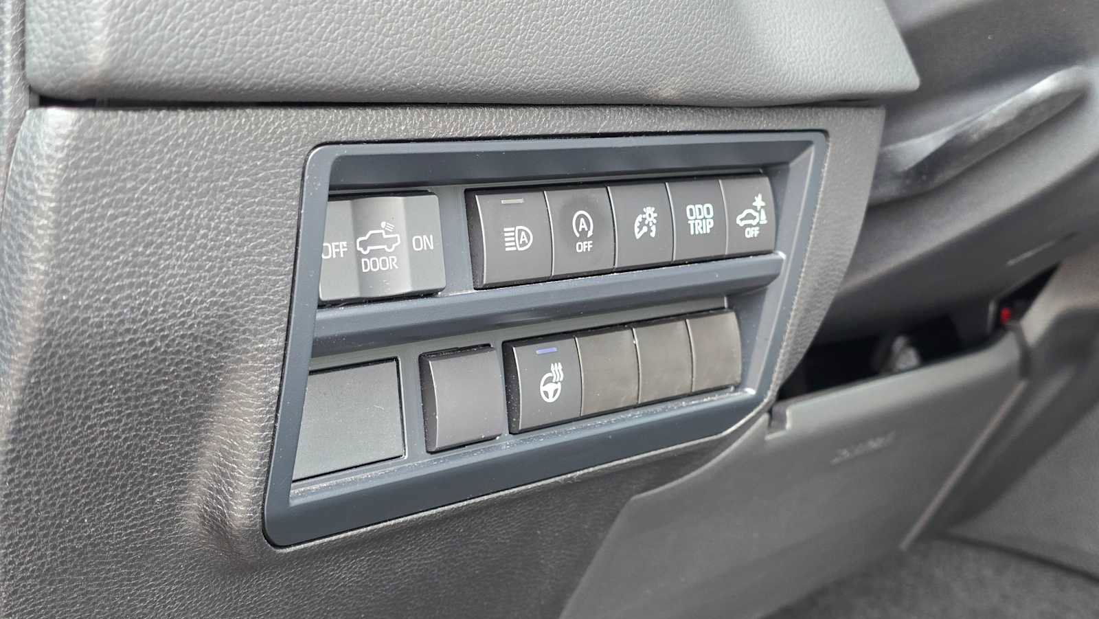 Certified 2025 Toyota Tundra Limited w/ TRD Off-Road Package AWD/4WD image 27