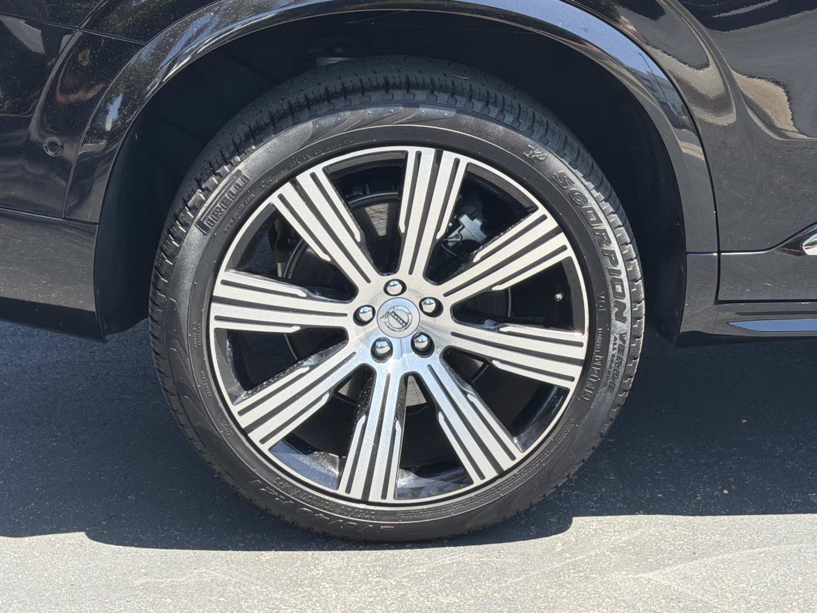 Certified 2024 Volvo XC90 T8 Plus w/ Protection Package Premier AWD/4WD image 28