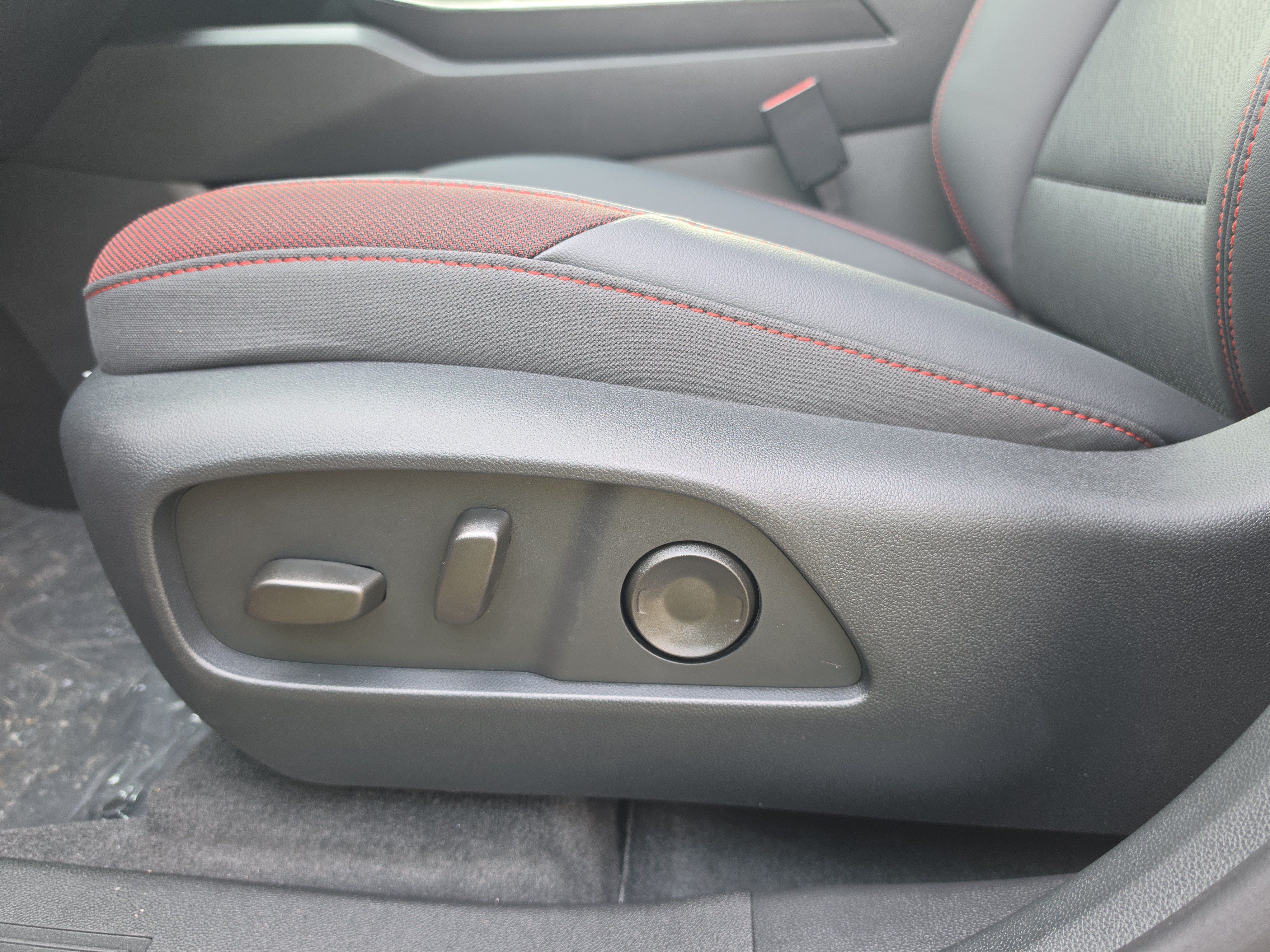 New 2027 Chevrolet Equinox RS AWD/4WD image 13