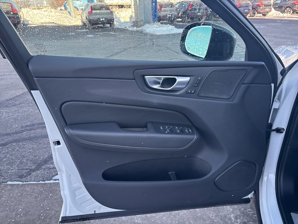 Certified 2024 Volvo XC60 T8 Ultimate w/ Protection Package Premier image 17