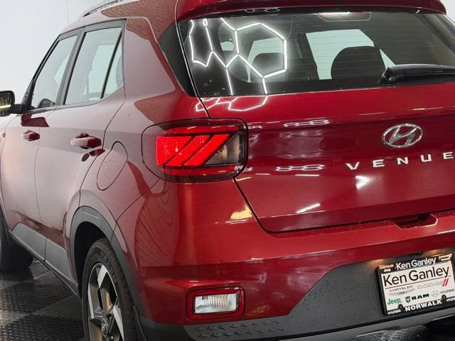 Certified 2024 Hyundai Venue SEL image 11
