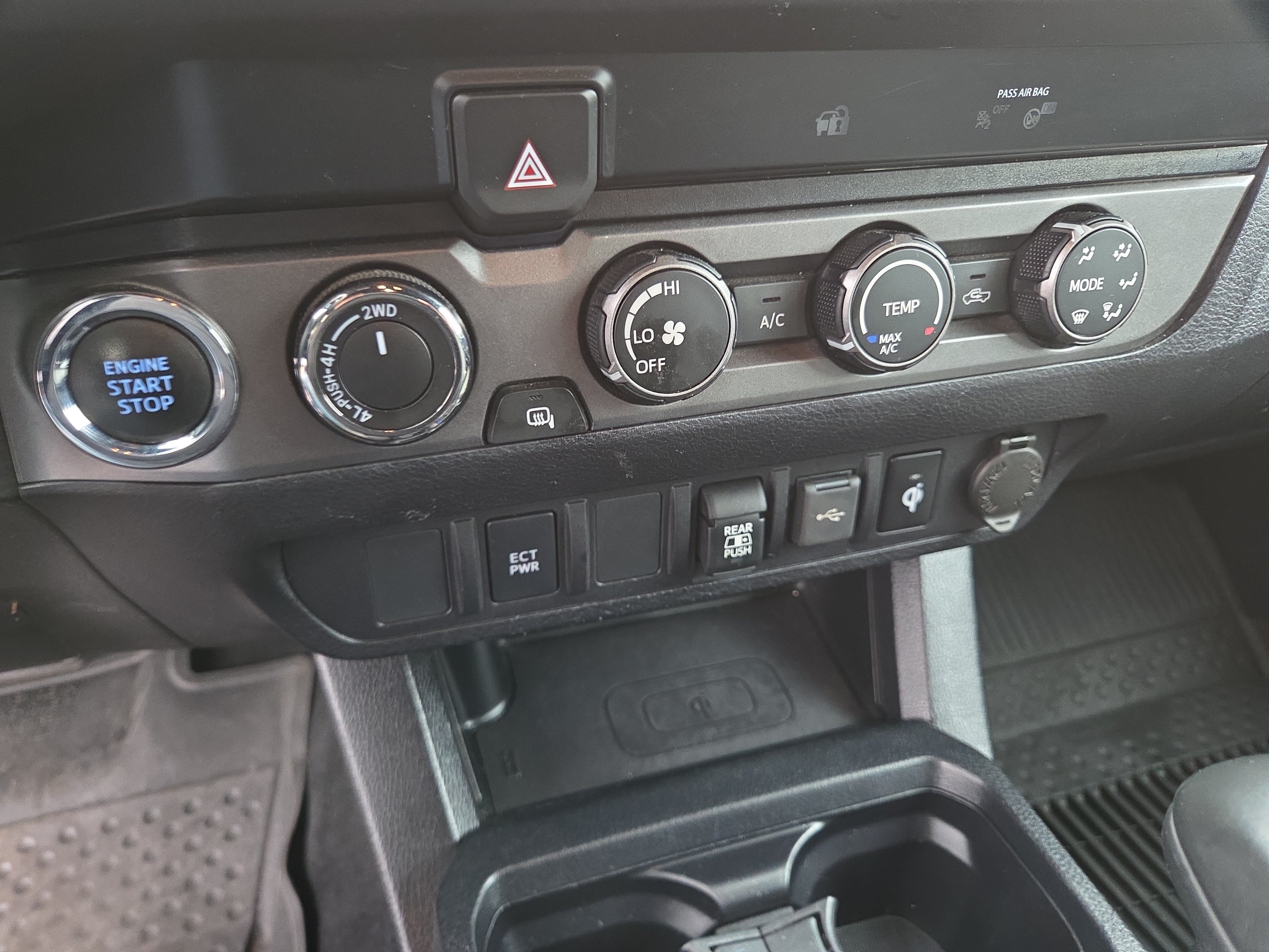 Certified 2020 Toyota Tacoma TRD Off-Road AWD/4WD image 23