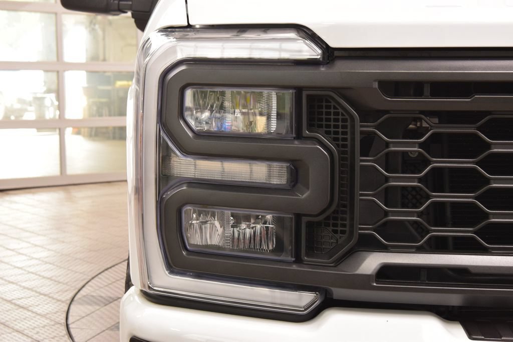 Used 2024 Ford F250 XL w/ STX Appearance Package AWD/4WD image 7