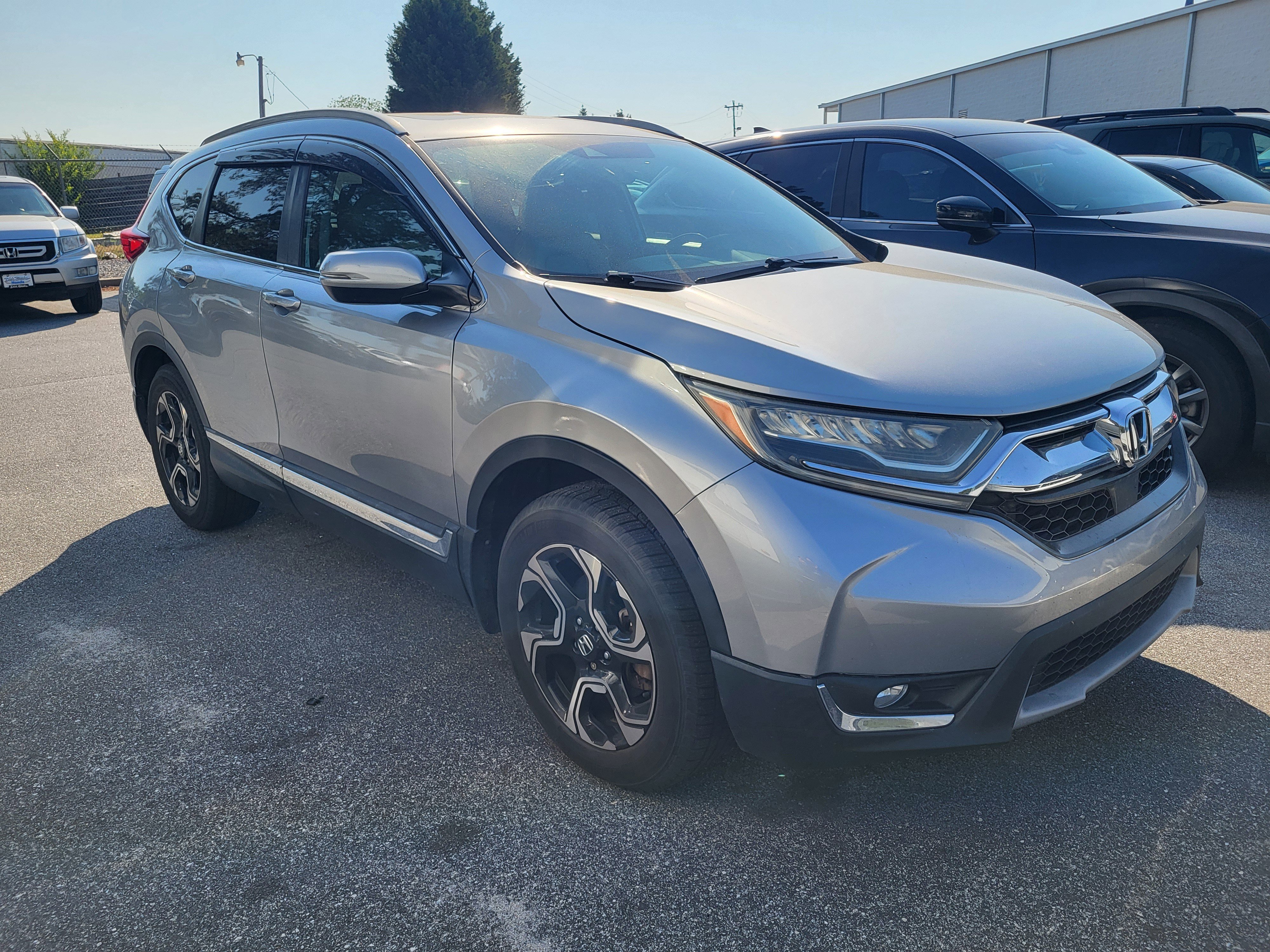Used 2018 Honda CR-V Touring image 3