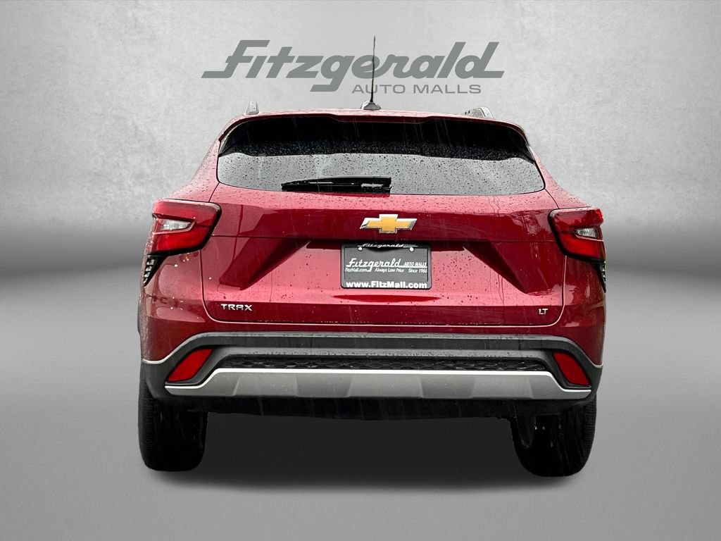 Used 2025 Chevrolet Trax LT FWD image 7