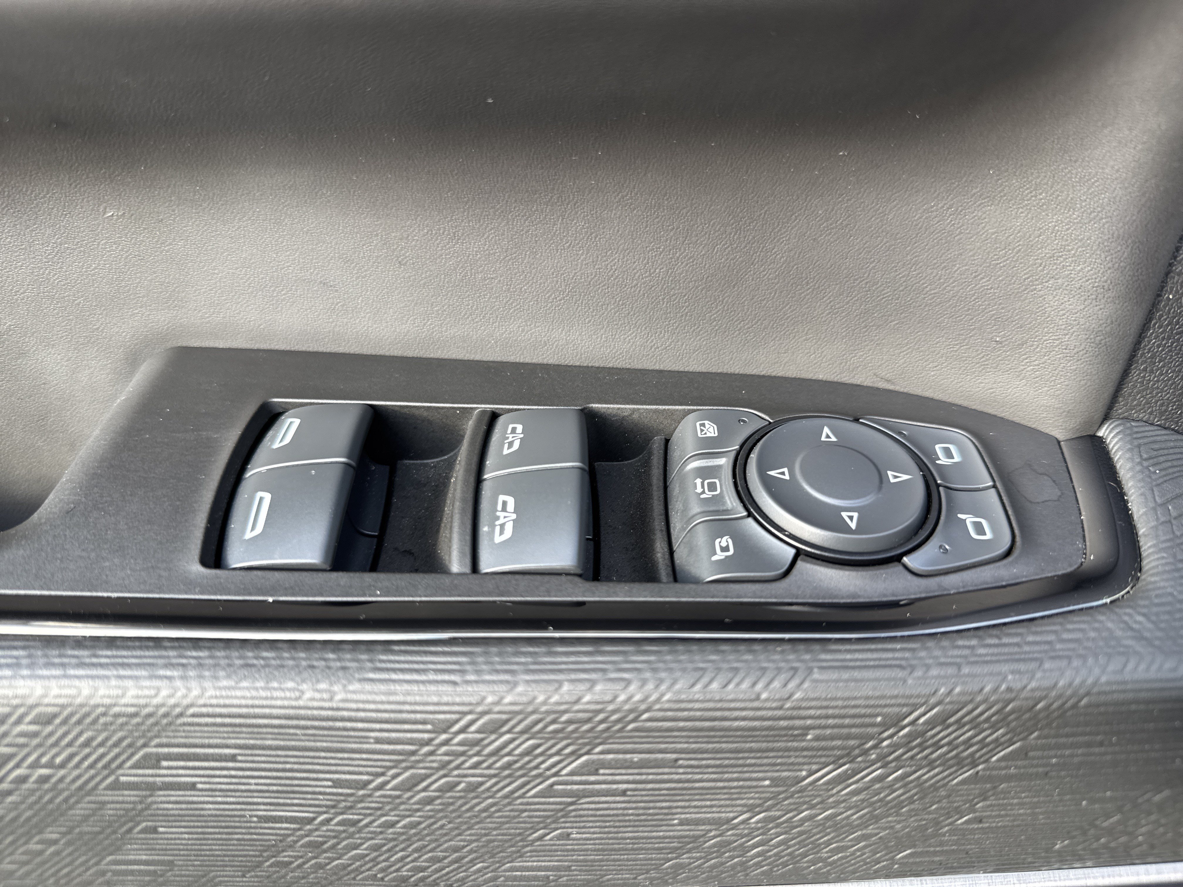 Used 2025 GMC Sierra 2500 AT4X AWD/4WD image 15
