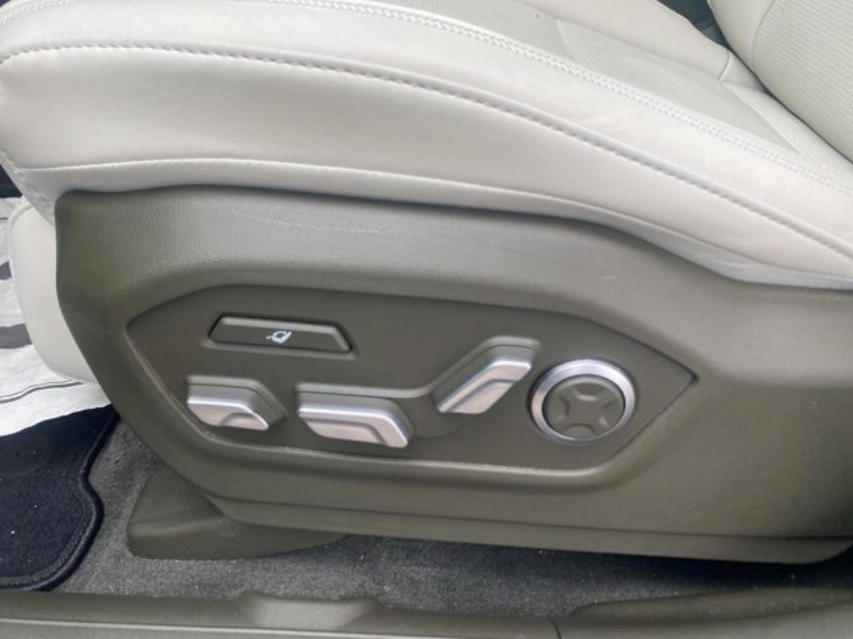 Certified 2025 Hyundai Santa Fe Calligraphy image 12