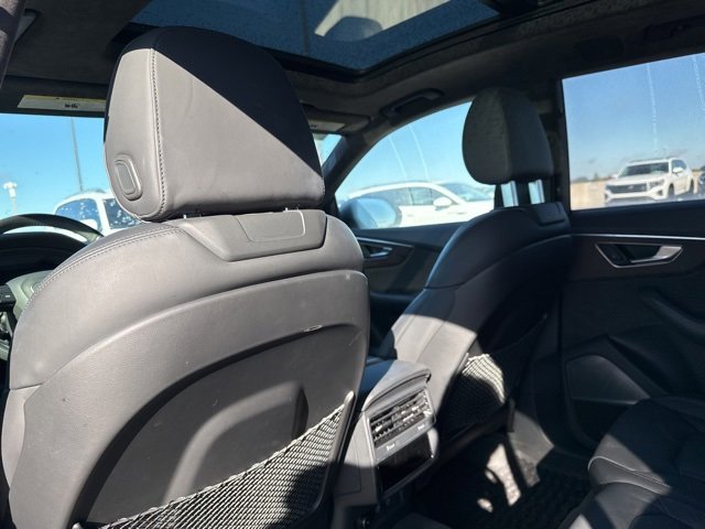 Used 2019 Audi Q8 Prestige w/ Luxury Package image 11
