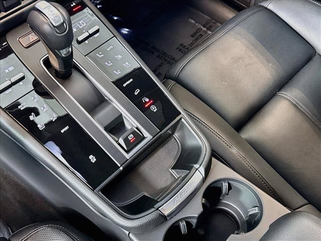 Certified 2026 Porsche Macan AWD/4WD image 19