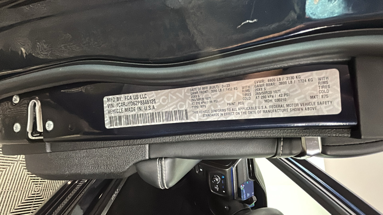 Used 2023 Jeep Grand Cherokee Overland AWD/4WD image 11