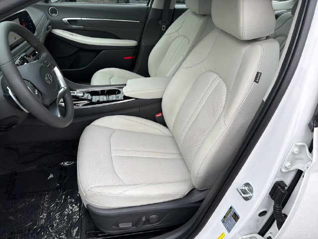 Certified 2022 Hyundai Sonata Limited w/ Preferred Accessory Package FWD image 11