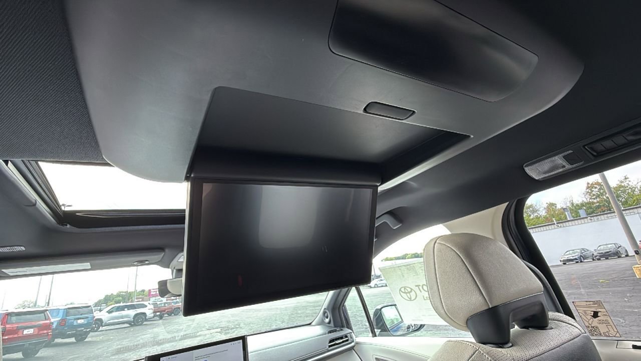 New 2025 Toyota Sienna Limited image 33