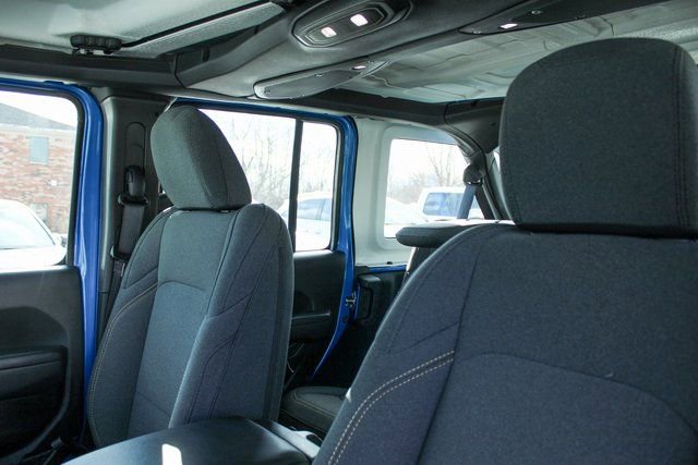 Used 2025 Jeep Wrangler Sport image 13