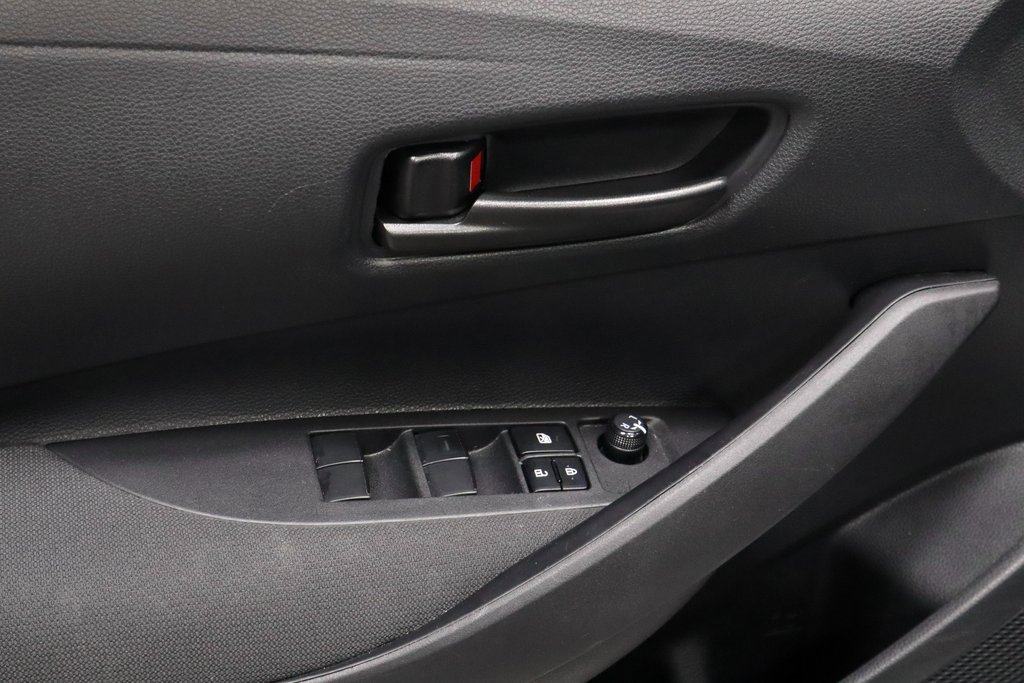 Used 2025 Toyota Corolla LE image 23