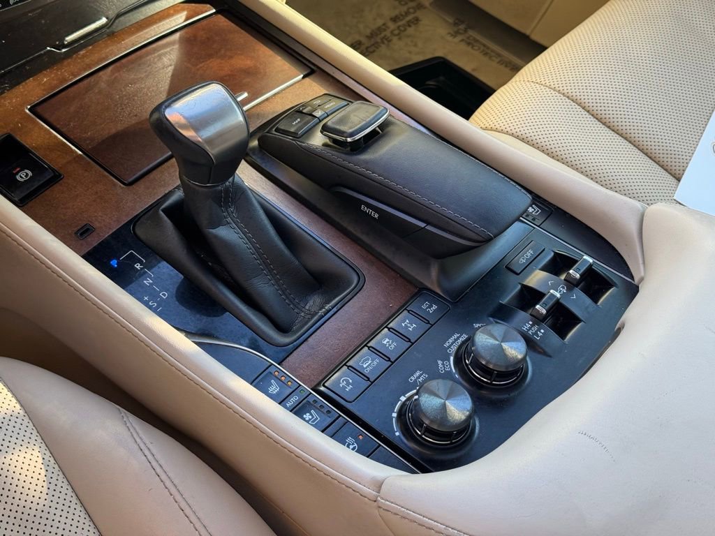 Used 2019 Lexus LX 570 4WD image 22