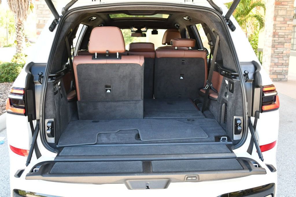 Used 2024 BMW X7 xDrive40i w/ M Sport Package image 18