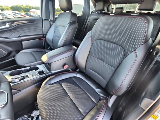 New 2025 Ford Escape ST-Line w/ Equipment Group 301A image 18