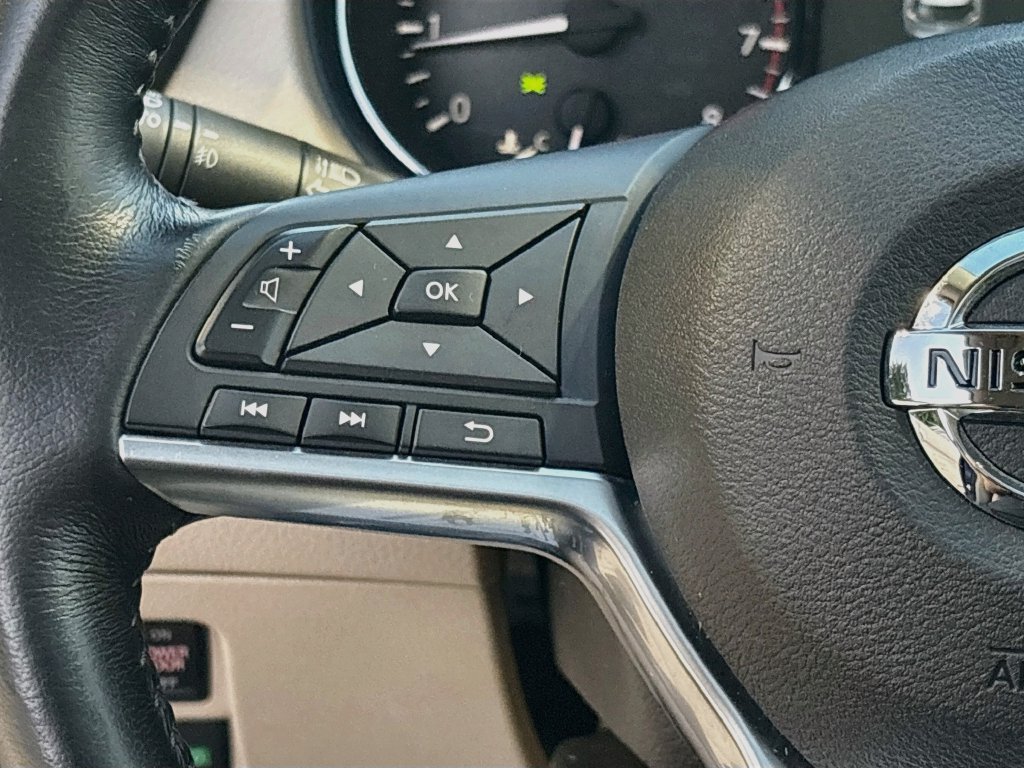 Used 2017 Nissan Rogue SL w/ SL Premium Package AWD/4WD image 38