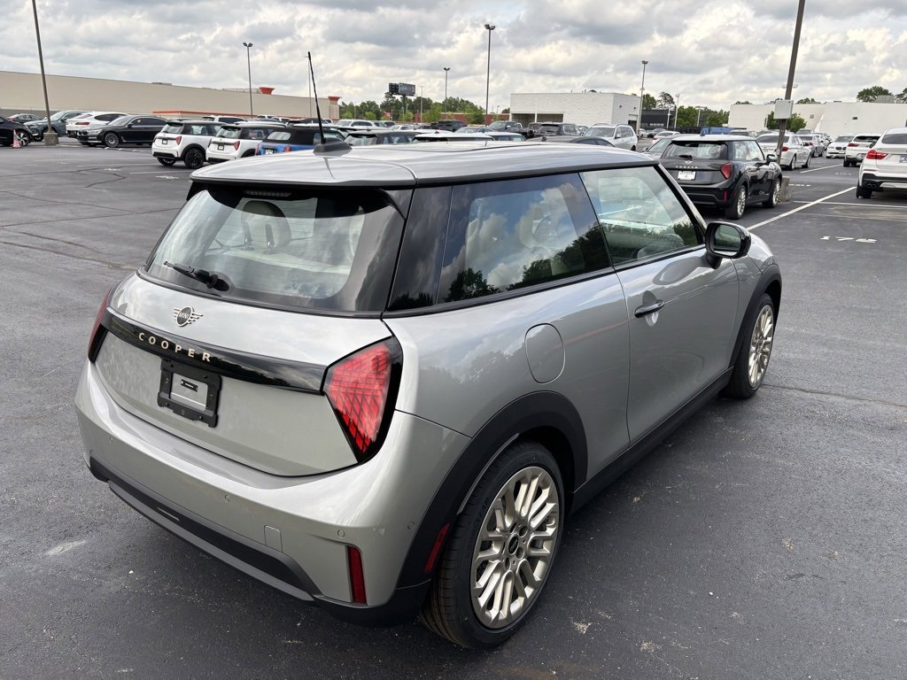 New 2025 MINI Cooper 2-Door Hardtop image 5