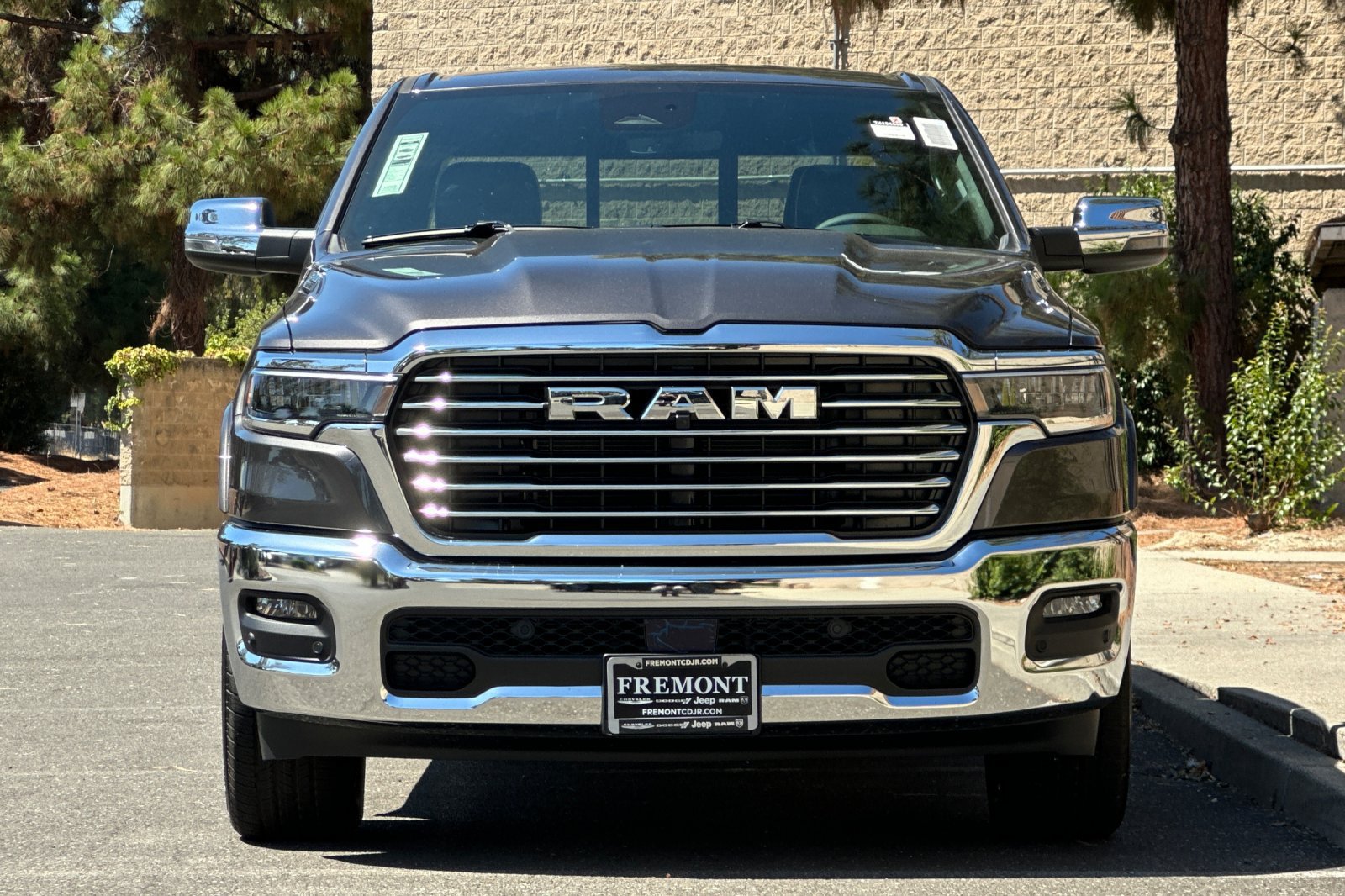 New 2026 RAM 1500 Laramie AWD/4WD image 8