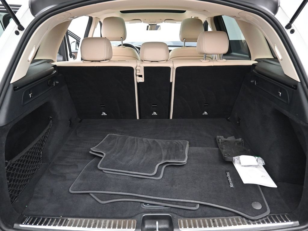 Used 2021 Mercedes-Benz GLC 300 4MATIC image 31