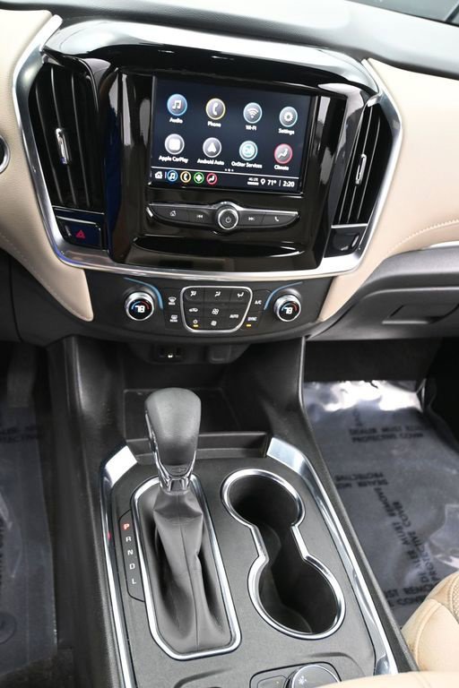 Used 2023 Chevrolet Traverse LS FWD image 19