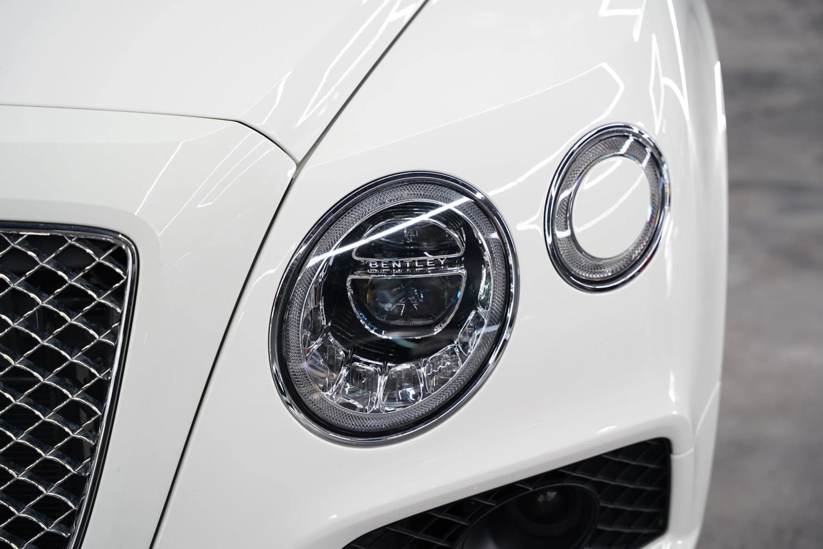 Used 2018 Bentley Bentayga Onyx Edition AWD/4WD image 8