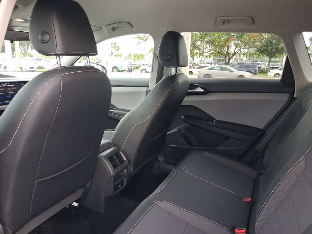 Certified 2023 Volkswagen Taos SE FWD image 12