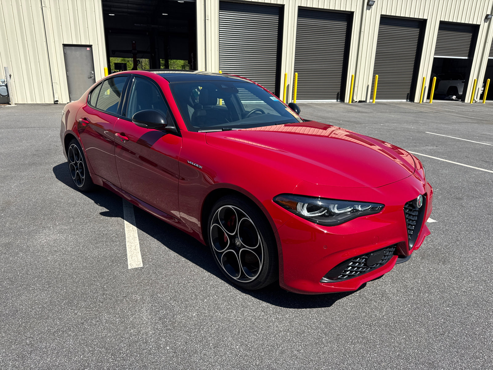 Used 2024 Alfa Romeo Giulia Veloce image 3