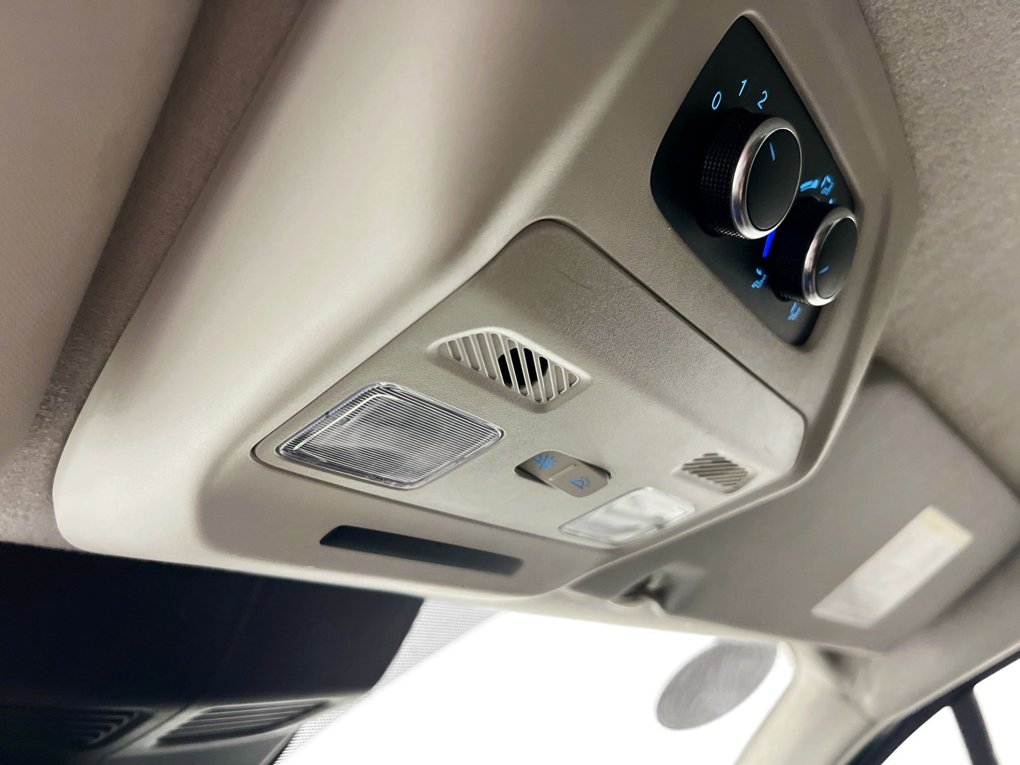 Used 2024 Ford Transit 350 XLT image 19