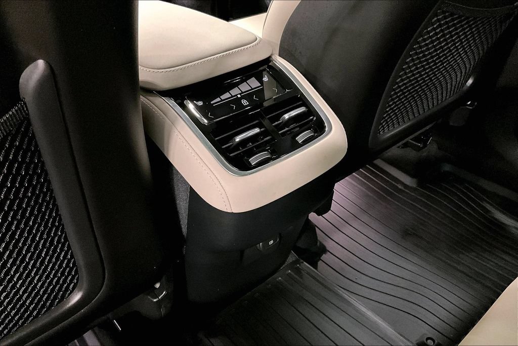 Certified 2026 Volvo XC90 B5 Plus w/ Protection Package Premier AWD/4WD image 10