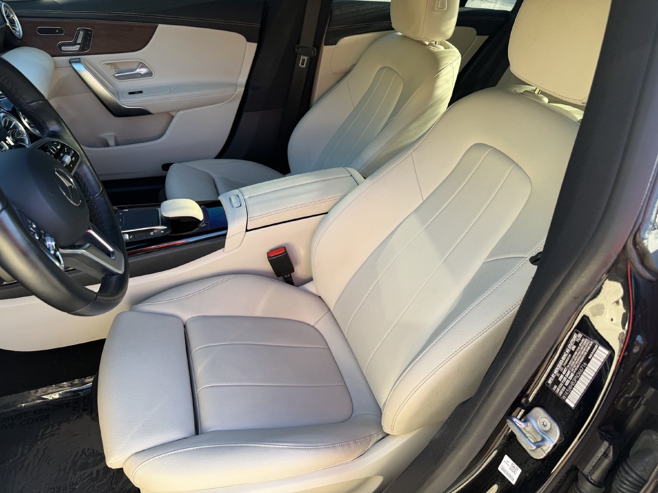 Used 2023 Mercedes-Benz CLA 250 4MATIC w/ Premium Package image 17