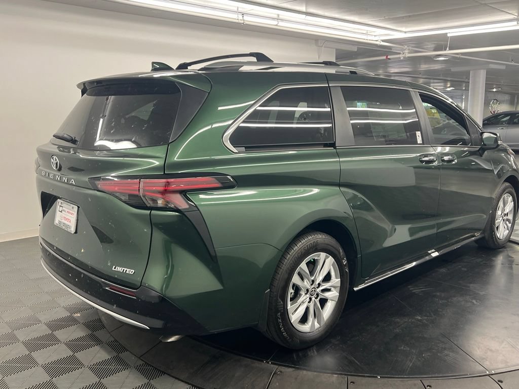 Used 2026 Toyota Sienna Limited FWD image 8