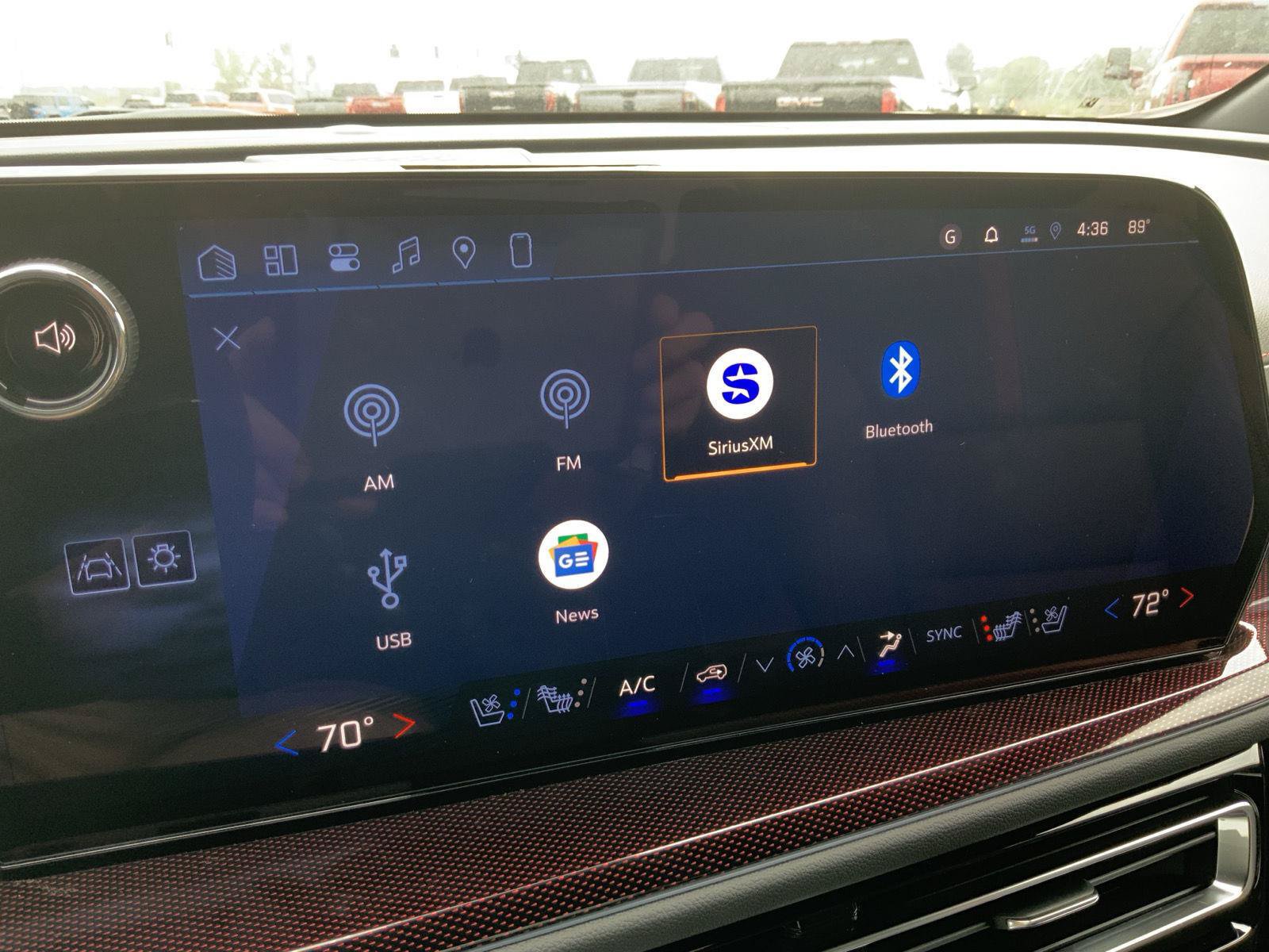 New 2026 Chevrolet Traverse RS w/ LPO, Floor Liner Package FWD image 36