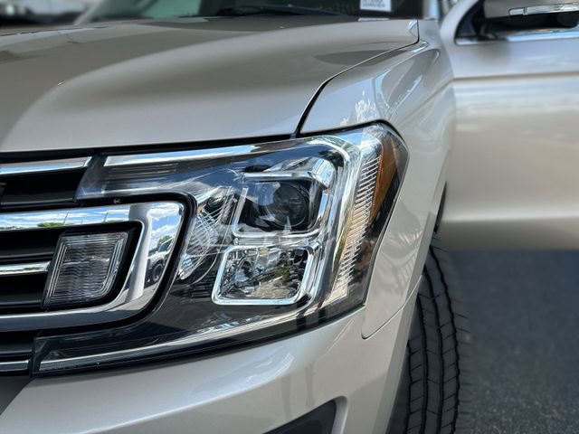 Used 2018 Ford Expedition Max XLT w/ Equipment Group 201A AWD/4WD image 9