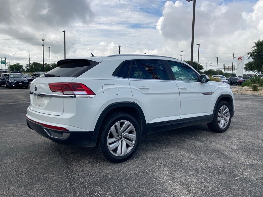 Used 2020 Volkswagen Atlas Cross Sport SE w/ Panoramic Sunroof Package FWD image 4