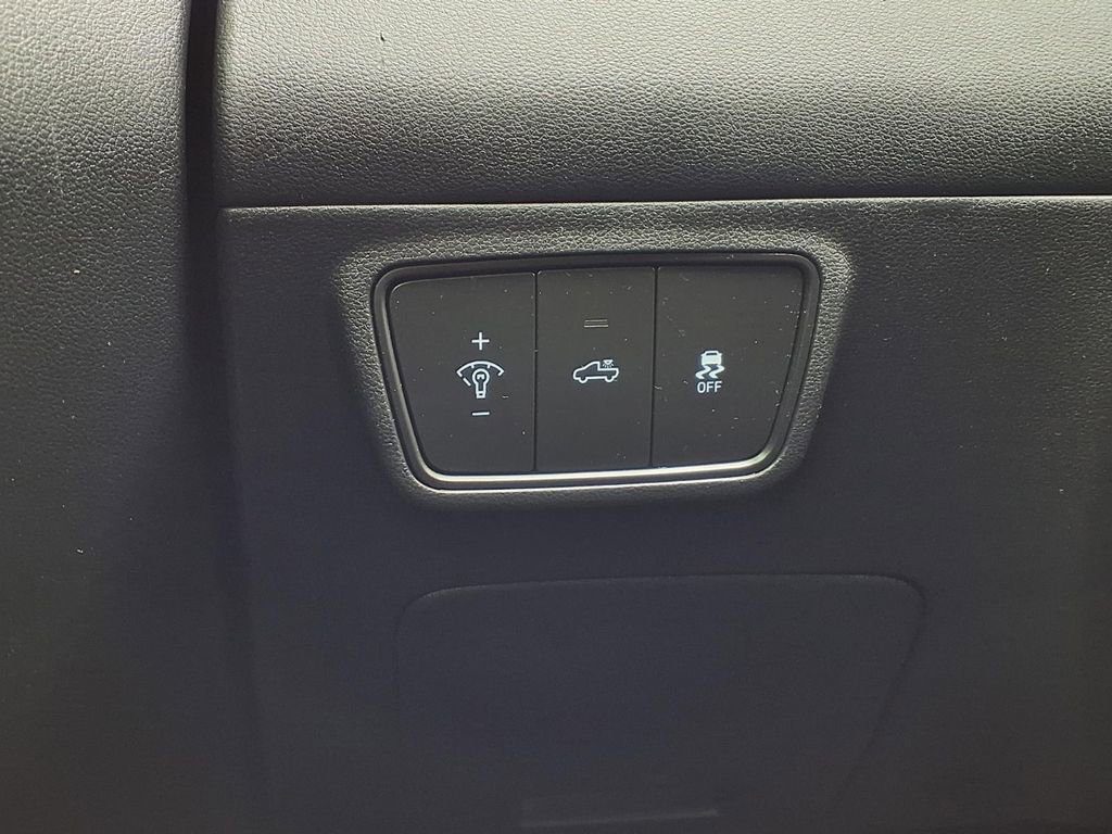 Used 2023 Hyundai Santa Cruz SEL w/ Cargo Package AWD/4WD image 17