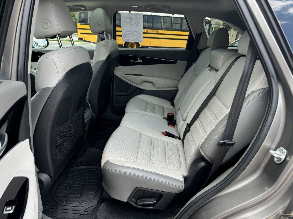 Used 2018 Kia Sorento SX FWD image 10