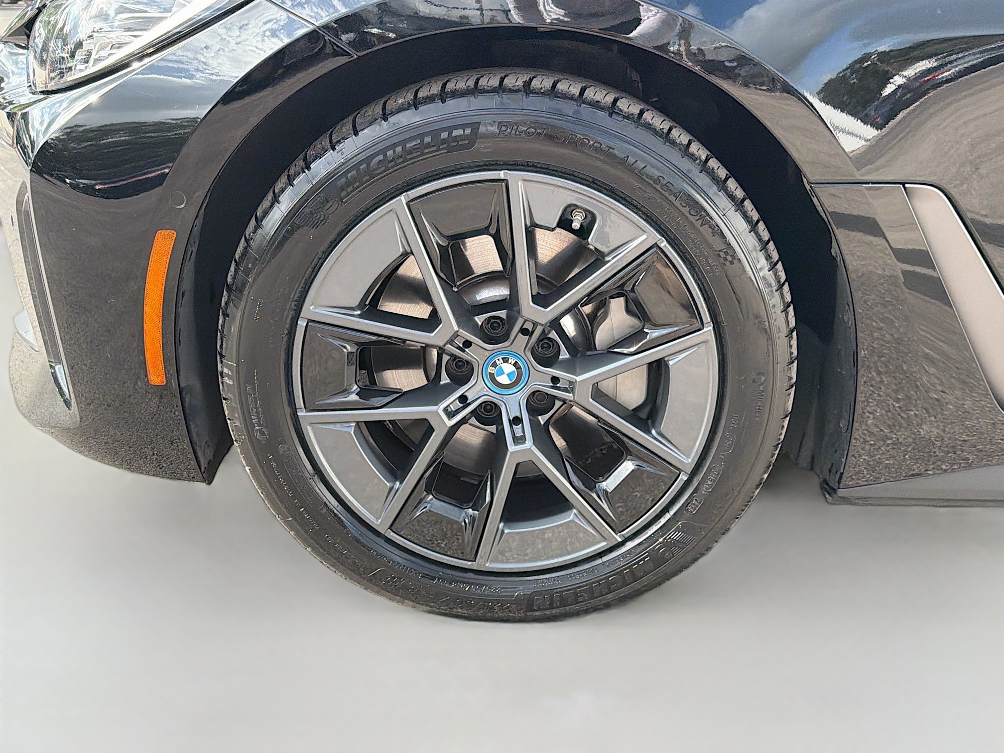 Used 2023 BMW i4 eDrive40 w/ Parking Assistance Package RWD image 41