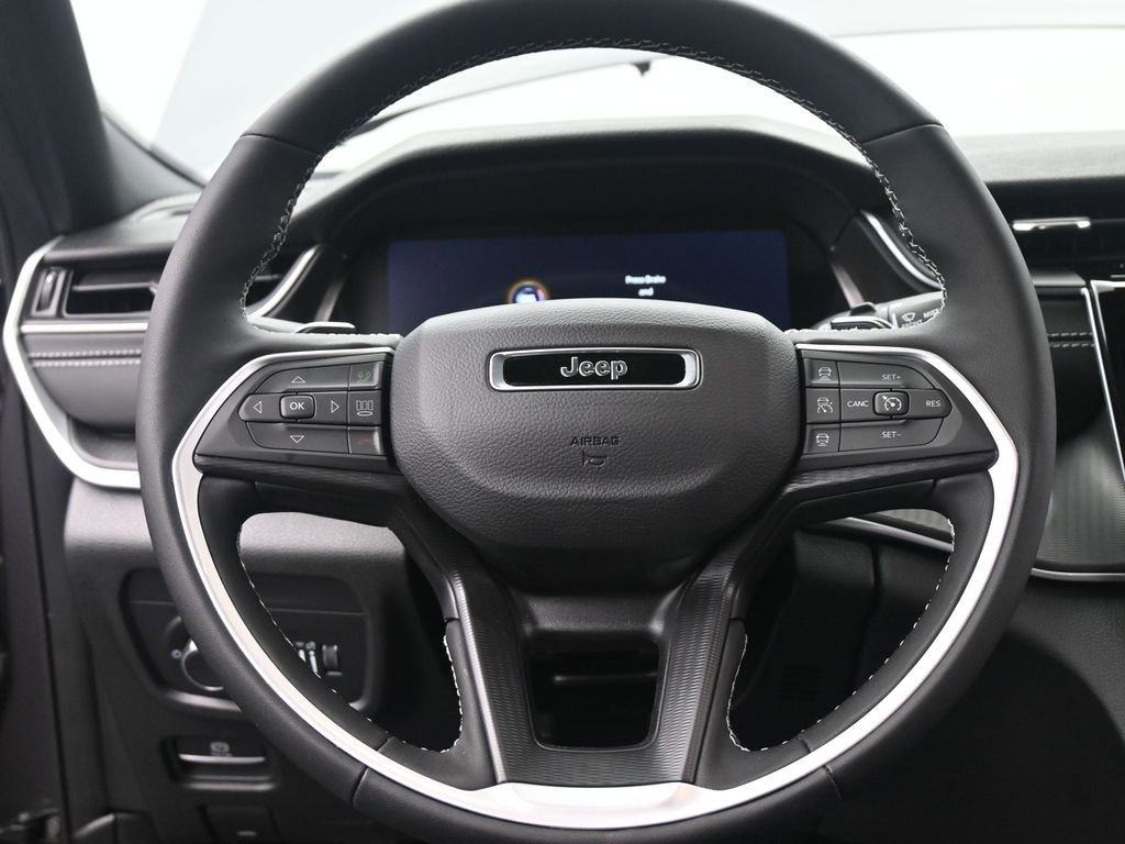 New 2025 Jeep Grand Cherokee L Laredo w/ Luxury Tech Group I image 30