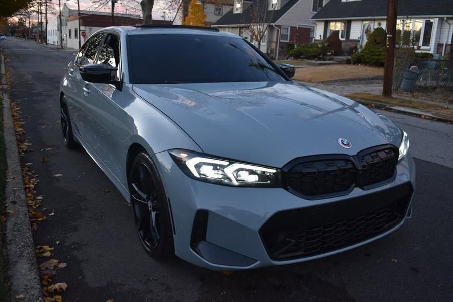 Used 2025 BMW M340i w/ Premium Package image 4