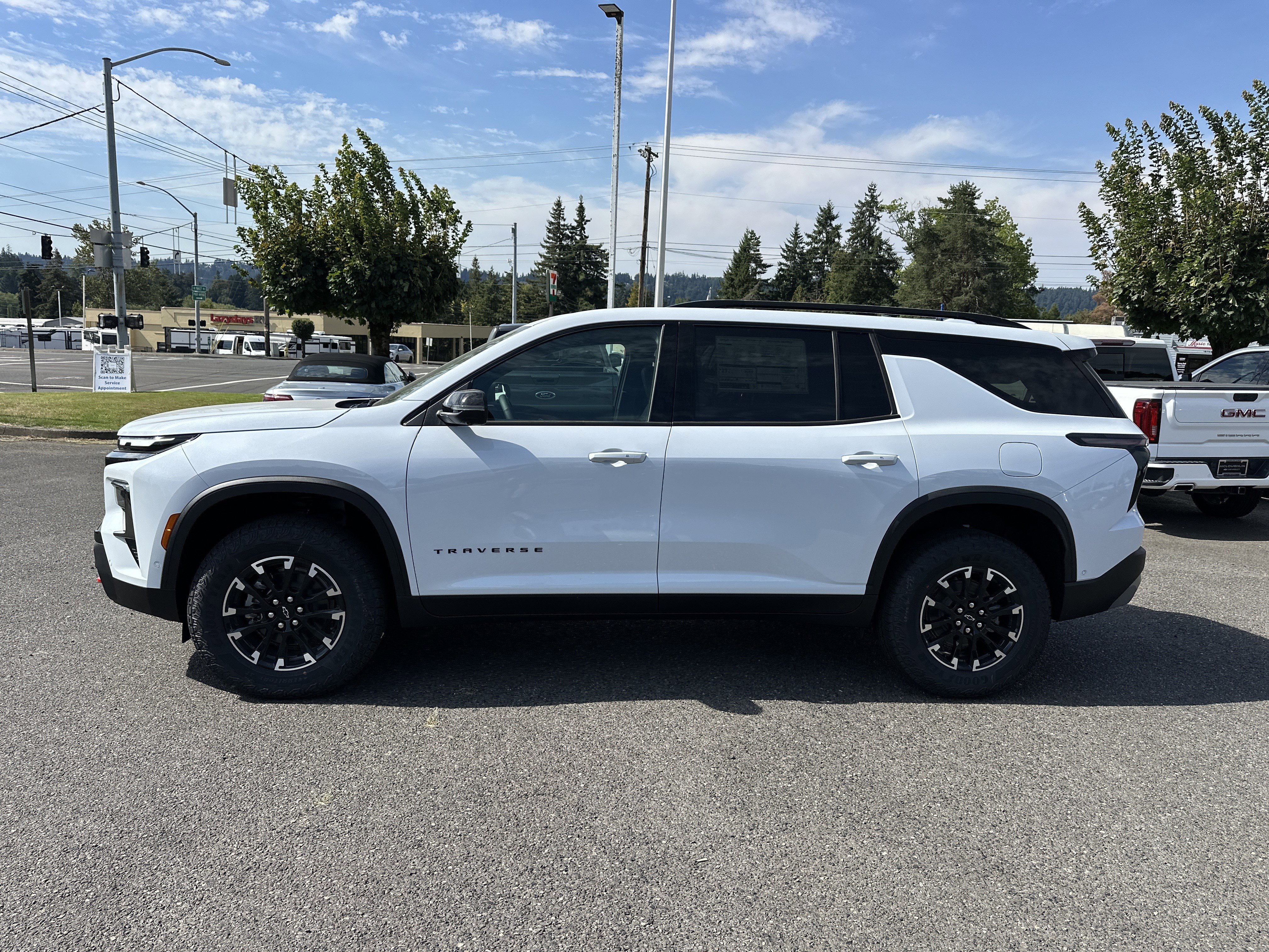 New 2026 Chevrolet Traverse Z71 w/ Enhanced Driving Package image 2