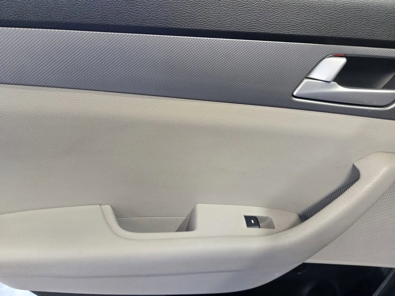 Used 2016 Hyundai Sonata SE FWD image 11