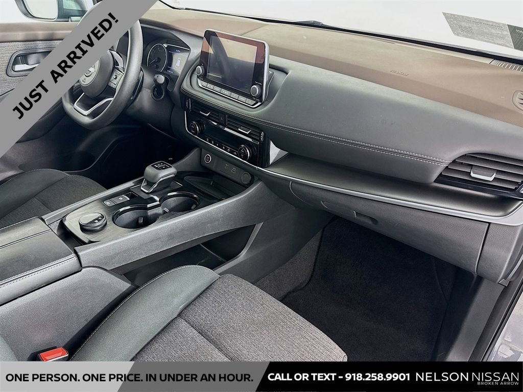 Certified 2022 Nissan Rogue SV image 27