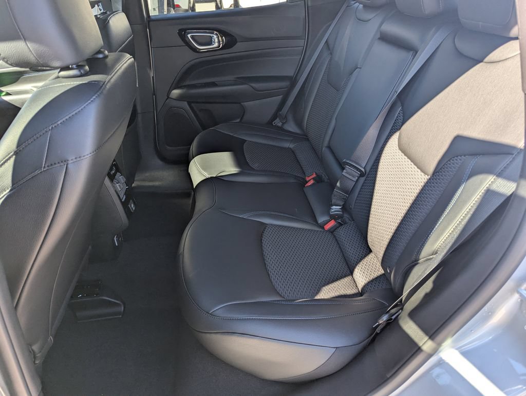 New 2026 Jeep Compass Latitude AWD/4WD image 29