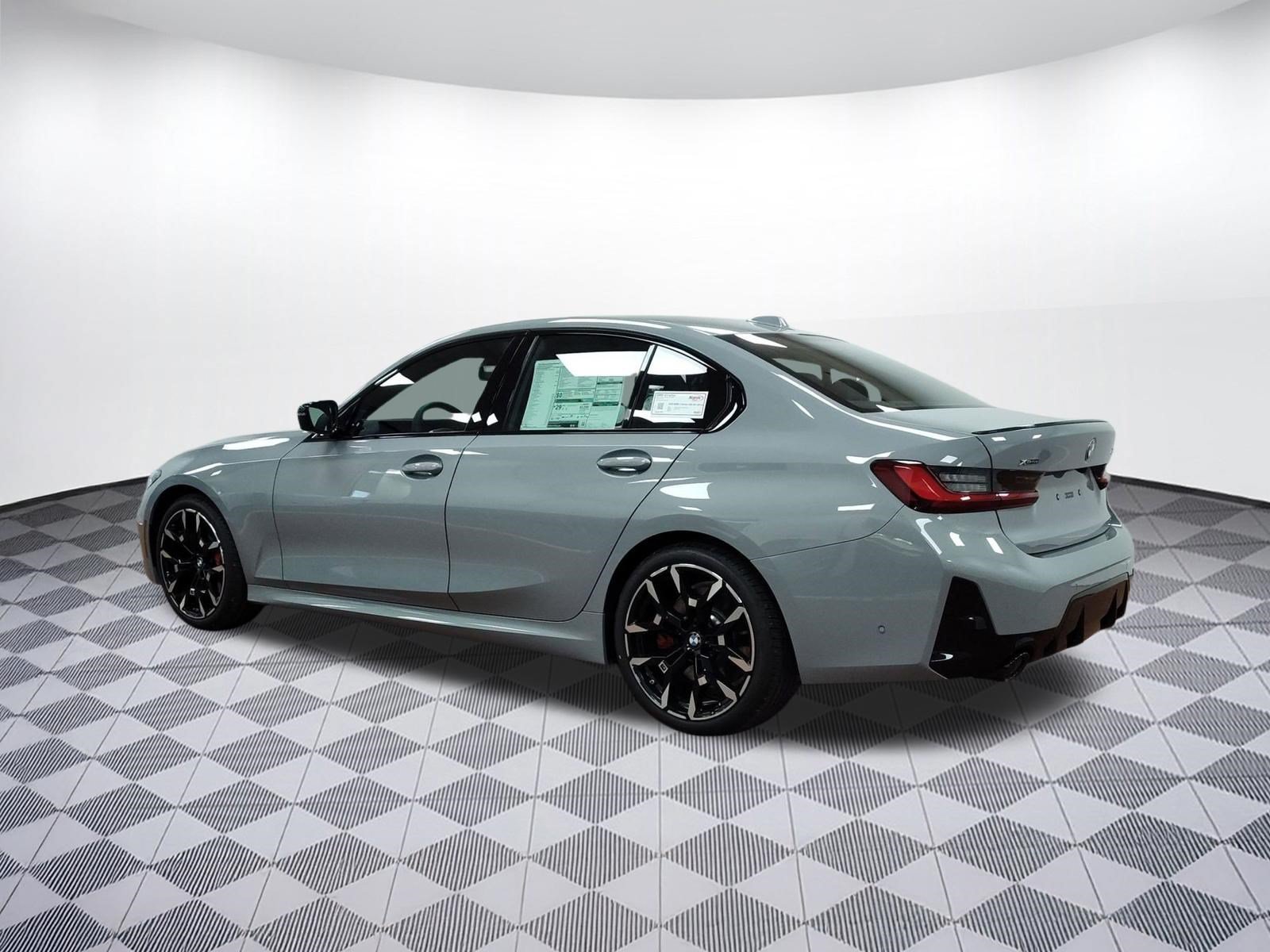 Used 2026 BMW 330i xDrive Sedan w/ M Sport Package AWD/4WD image 3