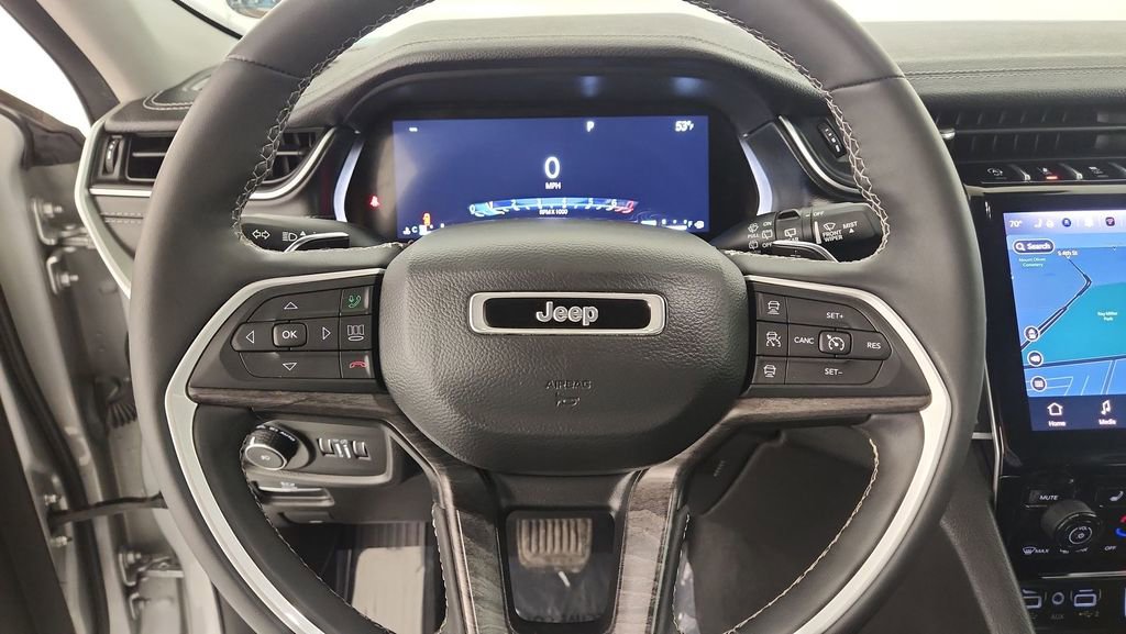 Used 2023 Jeep Grand Cherokee L Limited w/ Luxury Tech Group II image 12