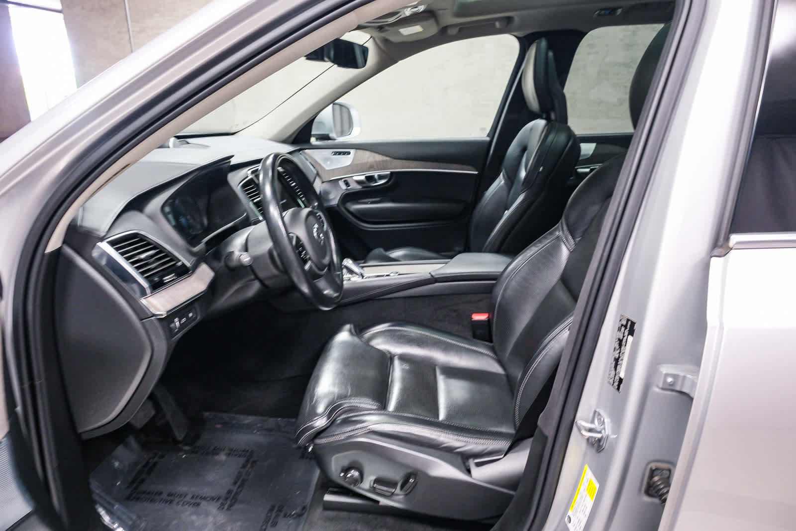Used 2022 Volvo XC90 T8 Inscription w/ Advanced Package AWD/4WD image 24
